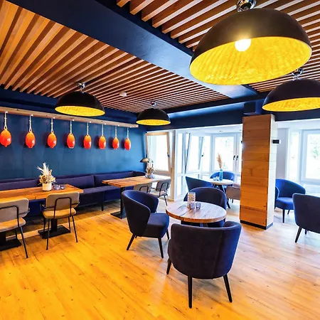 The Oceans Hotel 3*